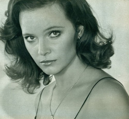 600full-laura-antonelli