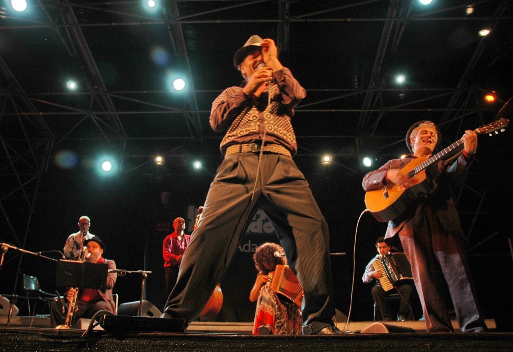 Su musica popolare italiana gli Acquaragia Drom